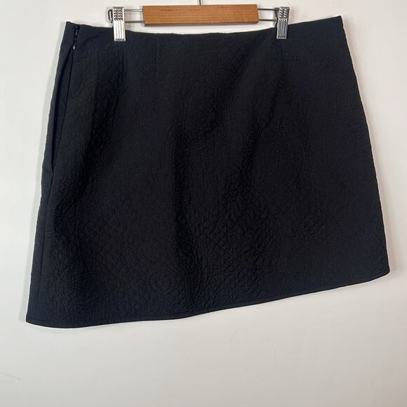COS RECYCLED NYLON NWT QUILTED BLACK MINI SKIRT SIZE US 14,12 - Picture 2 of 13